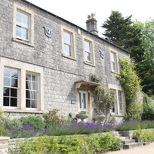 Roundhill Farmhouse Bath